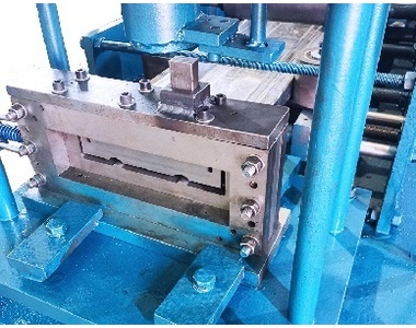 建筑鋼踏板成型機