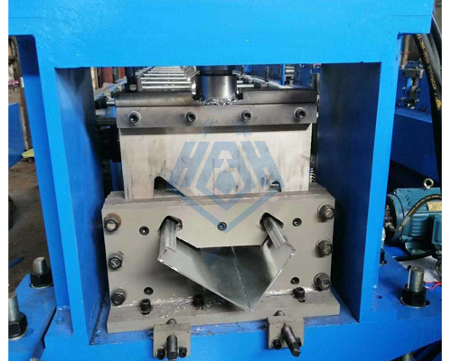 集裝箱房角柱成型機(jī)