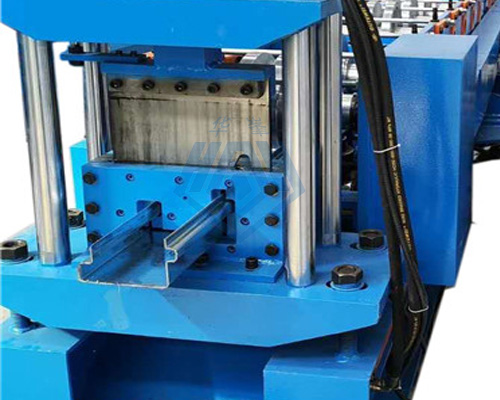 集裝箱板房立柱成型機