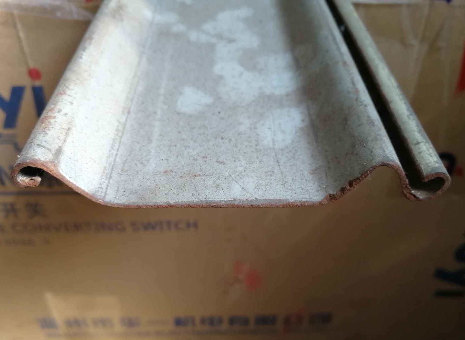 卷閘門片成型機