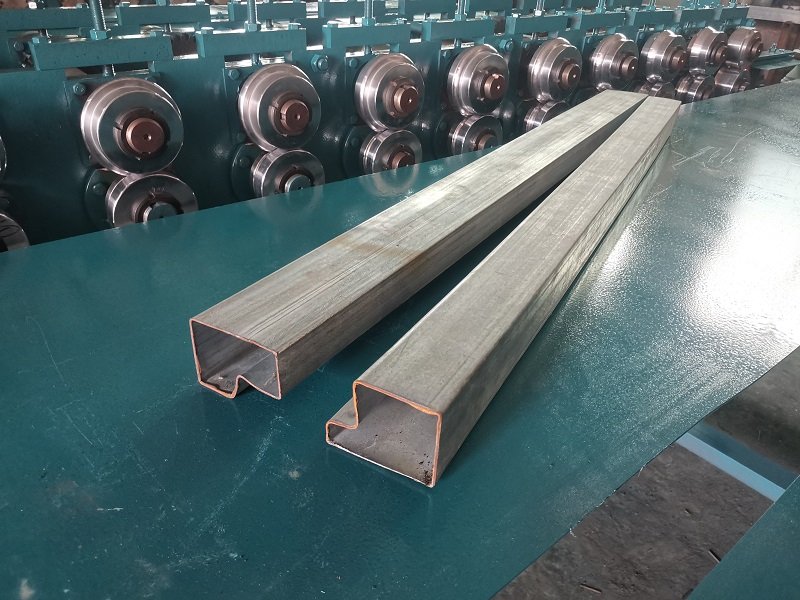 打包箱房橫梁成型設備2合1